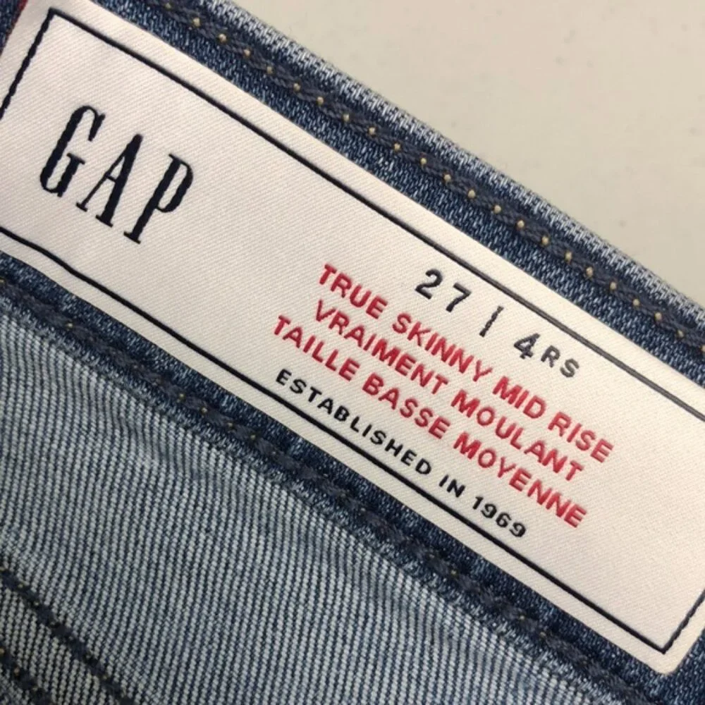 LIKE NEW GAP MID-RISE TRUE SKINNY JEANS 4/27x28 ⭐️